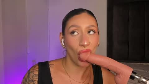 Snapshot of valka_doll chatting on 06-11-26, 08:29 valka_doll online show from 06-11-26, 08:29