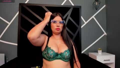 VALKA ROSS online show from 10-23-25, 10:19