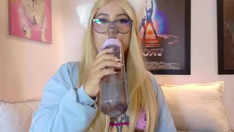 Valkiria moore  online show from 04-25-26, 10:29