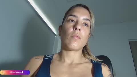 Snapshot of valkyriarose chatting on 03-06-25, 03:24 Isis online show from 03-06-25, 03:24