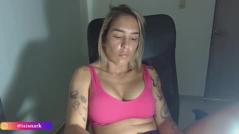 Snapshot of valkyriarose chatting on 03-11-25, 03:45 Isis online show from 03-11-25, 03:45