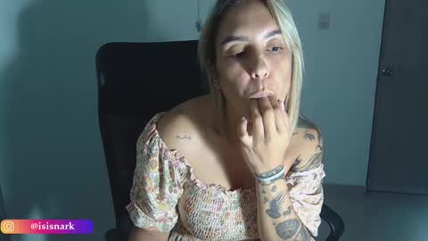 Snapshot of valkyriarose chatting on 03-12-25, 11:12 Isis online show from 03-12-25, 11:12