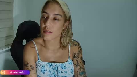 Snapshot of valkyriarose chatting on 10-30-25, 02:35 Isis online show from 10-30-25, 02:35