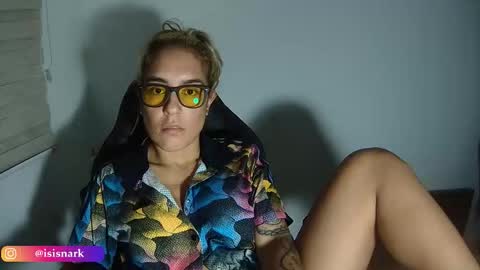 Snapshot of valkyriarose chatting on 11-06-25, 12:11 Isis online show from 11-06-25, 12:11