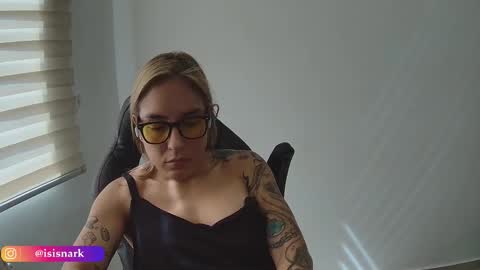 Snapshot of valkyriarose chatting on 11-27-25, 03:25 Isis online show from 11-27-25, 03:25