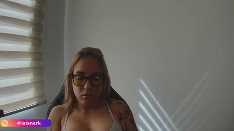 Snapshot of valkyriarose chatting on 12-02-25, 02:56 Isis online show from 12-02-25, 02:56