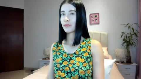 Snapshot of vallejo_macarena chatting on 06-24-26, 02:32 Macarena online show from 06-24-26, 02:32