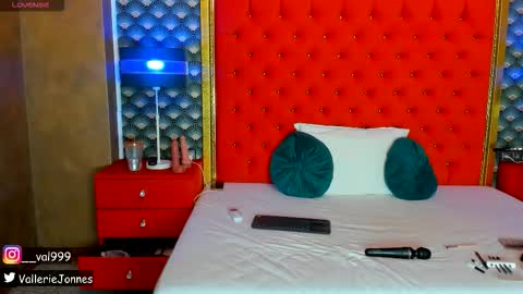 Snapshot of valleriejonnes chatting on 11-04-25, 11:59 Valerie Val V online show from 11-04-25, 11:59