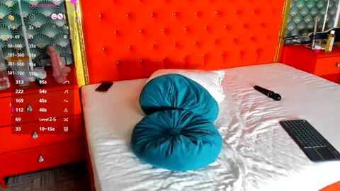 Snapshot of valleriejonnes chatting on 11-27-25, 03:08 Valerie Val V online show from 11-27-25, 03:08