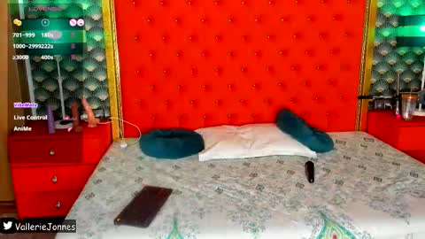 Snapshot of valleriejonnes chatting on 02-10-26, 07:51 Valerie Val V online show from 02-10-26, 07:51