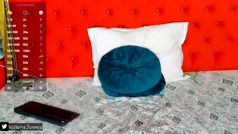 Snapshot of valleriejonnes chatting on 02-11-26, 07:57 Valerie Val V online show from 02-11-26, 07:57
