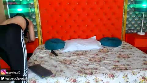 Snapshot of valleriejonnes chatting on 02-24-26, 11:58 Valerie Val V online show from 02-24-26, 11:58