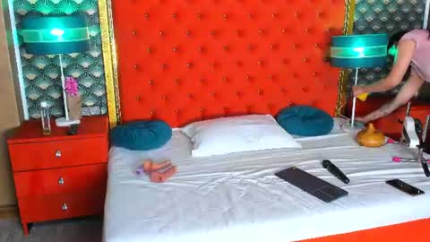 Snapshot of valleriejonnes chatting on 07-15-26, 01:05 Valerie Val V online show from 07-15-26, 01:05