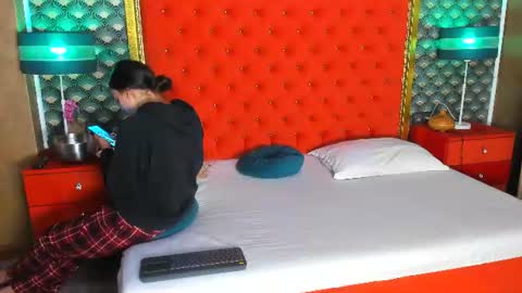 Snapshot of valleriejonnes chatting on 07-18-26, 05:17 Valerie Val V online show from 07-18-26, 05:17