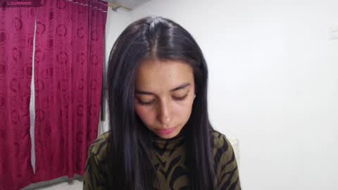Snapshot of vallery_evanss chatting on 03-01-25, 01:22 Taty independent account online show from 03-01-25, 01:22