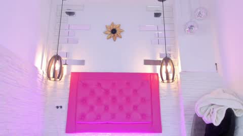 Snapshot of valloletsamar chatting on 02-04-25, 11:38 Vallolet Peach online show from 02-04-25, 11:38