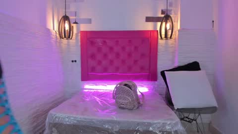 Snapshot of valloletsamar chatting on 02-07-25, 11:12 Vallolet Peach online show from 02-07-25, 11:12