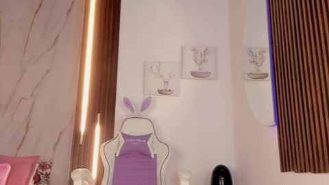 Snapshot of valloletsamar chatting on 09-16-25, 12:06 Vallolet Peach online show from 09-16-25, 12:06