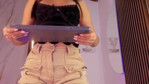 Snapshot of valloletsamar chatting on 09-17-25, 11:56 Vallolet Peach online show from 09-17-25, 11:56