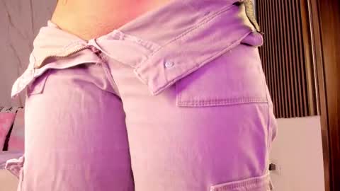 Vallolet Peach  online show from 11-09-25, 11:52