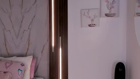 Vallolet Peach  online show from 03-18-26, 12:08