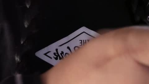 Vallolet Peach  online show from 03-28-26, 12:05