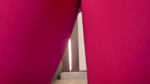 Snapshot of valloletsamar chatting on 05-24-26, 12:10 Vallolet Peach online show from 05-24-26, 12:10