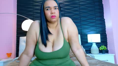 Snapshot of valrery_roussex chatting on 10-13-25, 05:35 Valery online show from 10-13-25, 05:35