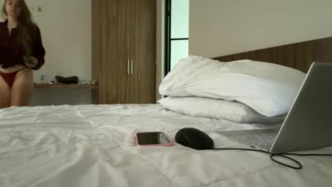 Snapshot of valure_lera chatting on 09-21-25, 12:01 valure_lera online show from 09-21-25, 12:01