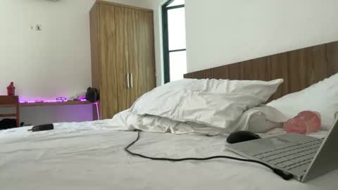 Snapshot of valure_lera chatting on 10-22-25, 05:08 valure_lera online show from 10-22-25, 05:08