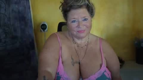 vampwoman online show from 07-25-26, 07:50