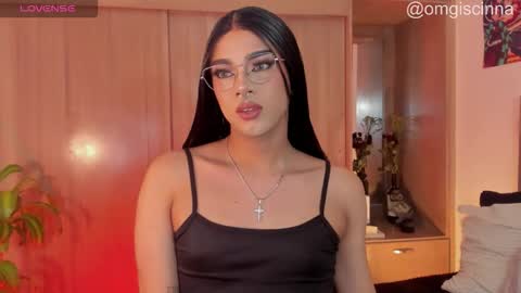 Snapshot of vampy__cinna chatting on 01-14-26, 08:14 Cinnamon online show from 01-14-26, 08:14