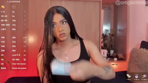 Snapshot of vampy__cinna chatting on 02-15-26, 12:25 Cinnamon online show from 02-15-26, 12:25