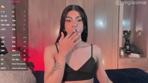 Snapshot of vampy__cinna chatting on 05-17-26, 07:10 Cinnamon online show from 05-17-26, 07:10