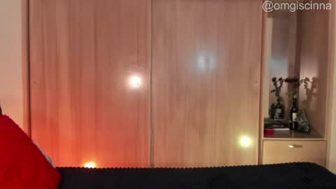 Snapshot of vampy__cinna chatting on 05-30-26, 07:00 Cinnamon online show from 05-30-26, 07:00