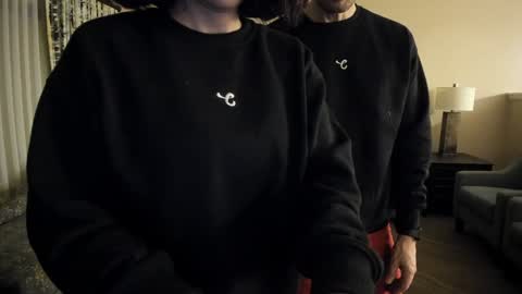 Snapshot of vanandjuani chatting on 11-10-25, 02:54 vanessa online show from 11-10-25, 02:54