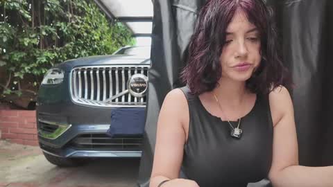 Snapshot of vanandjuani chatting on 11-27-25, 05:59 vanessa online show from 11-27-25, 05:59