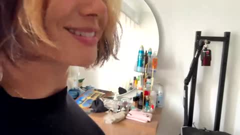 vanessa online show from 05-29-26, 05:22