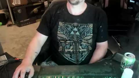 Snapshot of vandonh chatting on 05-24-26, 06:13 vandonh online show from 05-24-26, 06:13