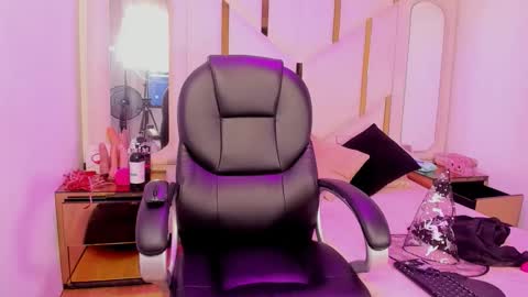 Vane online show from 04-18-26, 07:07