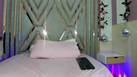 vanesaa_mejia online show from 11-09-25, 04:33
