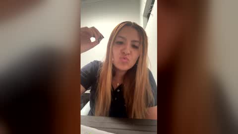 Vanessa online show from 12-05-25, 07:21