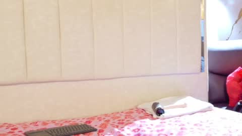 Vanessa online show from 04-15-26, 01:12