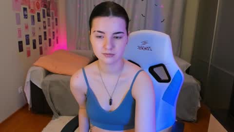 Vanessa online show from 12-19-24, 09:17