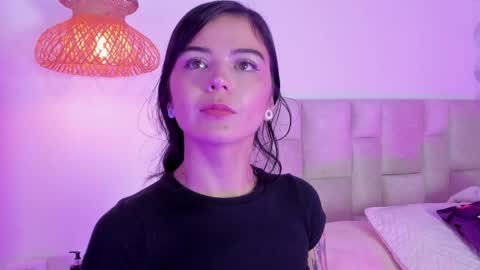 Snapshot of vanessa_cruz_18 chatting on 06-01-26, 10:11 Vane online show from 06-01-26, 10:11