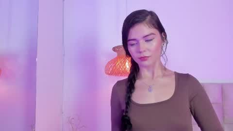 Snapshot of vanessa_cruz_18 chatting on 06-10-26, 03:55 Vane online show from 06-10-26, 03:55