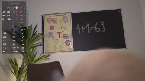 Snapshot of vanessa_de_ville chatting on 12-03-24, 09:33 Vanessa online show from 12-03-24, 09:33