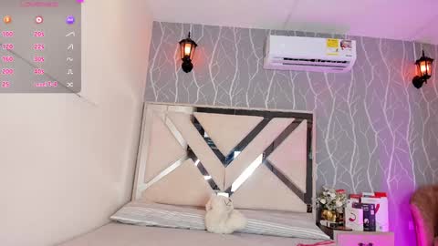 Snapshot of vanessa_guzman1 chatting on 01-07-25, 06:35 online show from 01-07-25, 06:35