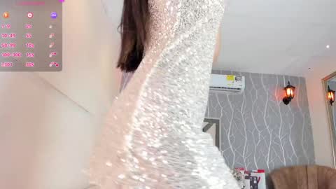 Snapshot of vanessa_guzman1 chatting on 01-22-25, 12:27 online show from 01-22-25, 12:27