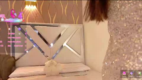 Snapshot of vanessa_guzman1 chatting on 09-14-25, 01:21 online show from 09-14-25, 01:21